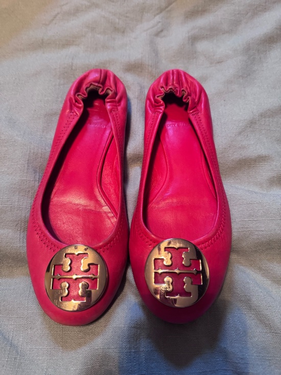 Tory Burch Shoes - Tory Burch red Leather Logo Ballet Flats